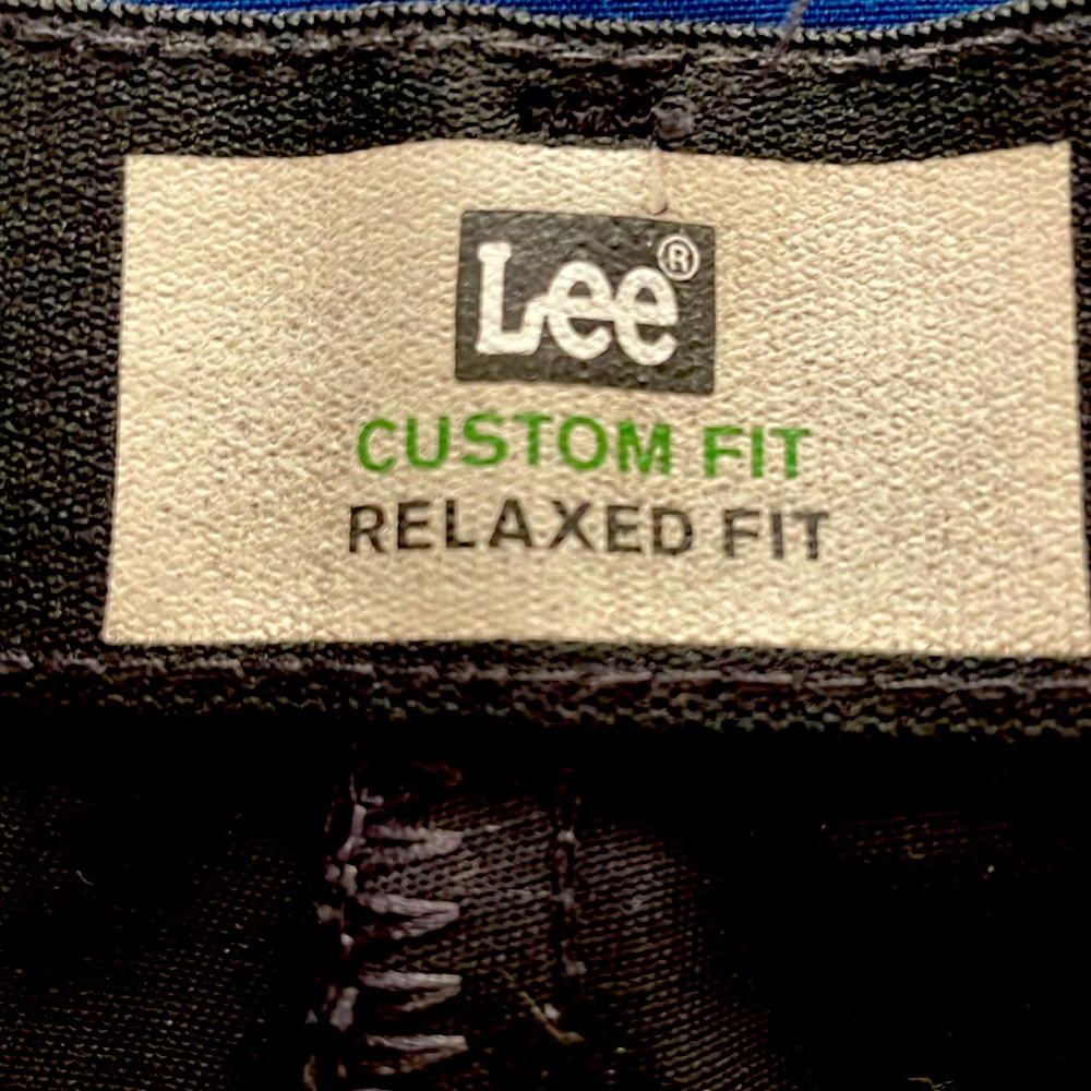 Men’s Lee Relaxed Fit Chino 48x30 with pleated front